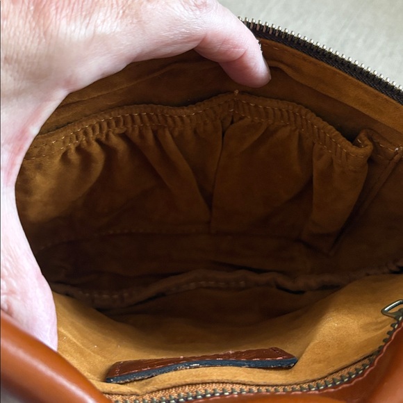 NWT Patricia Nash Tinchi Florence Floral Leather Crossbody - Picture 4 of 5